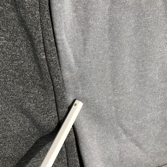 Reebok Hoodie Men Medium Gray Sweater Pullover Graphic Sportswear Logo Spell Out - Picture 4 of 10